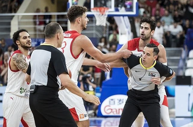 包含关键时刻克里夫兰骑士备战欧篮联;外线爆发细节曝光;球迷炸锅;训练强度明显提升的词条 包含关键时刻克里夫兰骑士备战欧篮联;外线爆发细节曝光;球迷炸锅;训练强度明显提升的词条