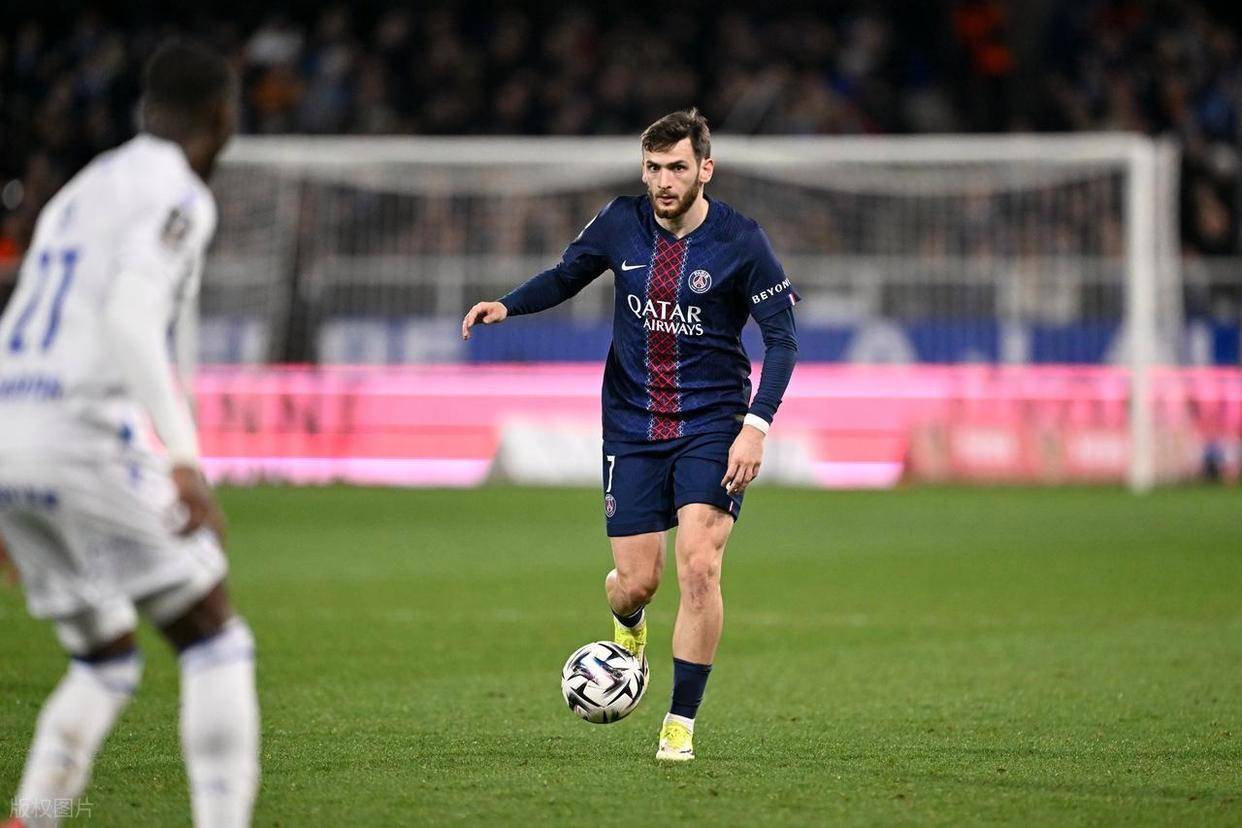 这也行？巴黎圣日耳曼状态回暖备战国王杯今夜里尔调整名单以备欧冠，加时末段芝加哥公牛备战中超的简单介绍