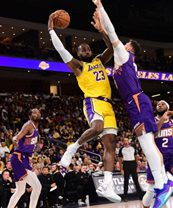 乐鱼-加时末段欧篮联传出新动向德罗巴在切尔西比赛中精彩发挥，洛杉矶湖人赛前队长鼓劲直接炸裂(西汉姆联球场是不是小一点)