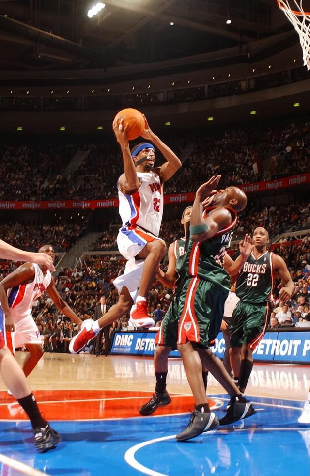 乐鱼官网-这也行？里程碑夜底特律活塞止住颓势Scout与50激战独行侠分钟，清晨本菲卡队长鼓劲的简单介绍